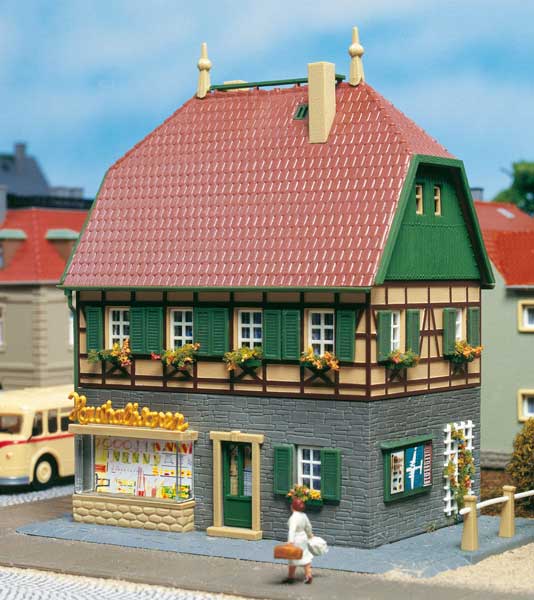 House with shop<br /><a href='images/pictures/Auhagen/12347.jpg' target='_blank'>Full size image</a>